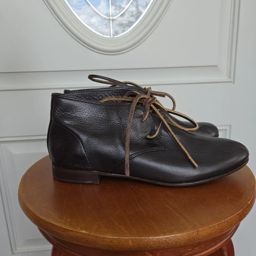 Frye Vintage Jillian Chukka Boots